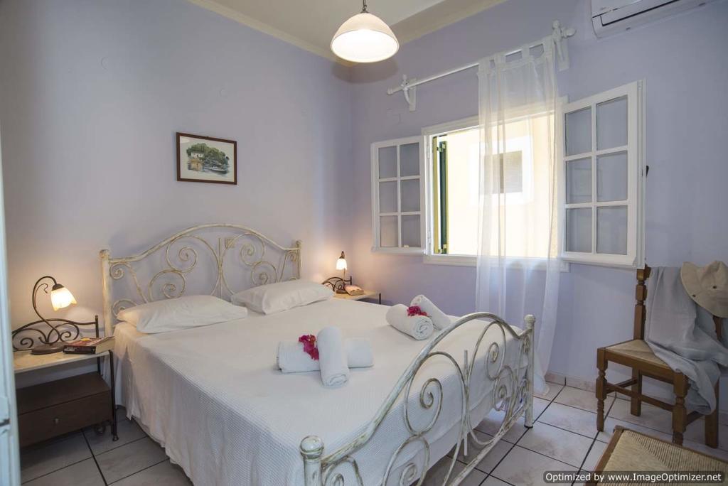 Paxos Christos Apartments & Studios מראה חיצוני תמונה